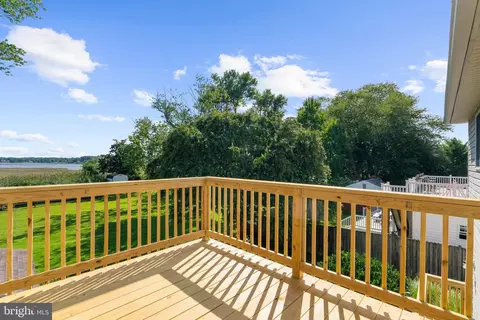 Exterior - 611 Marshall St, Deale, MD 20751 photo 4 of 5