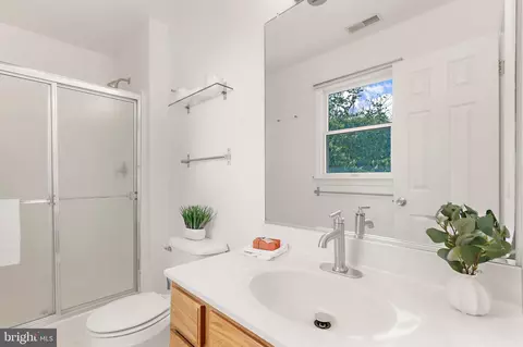 Bath - 611 Marshall St, Deale, MD 20751 photo 1 of 3
