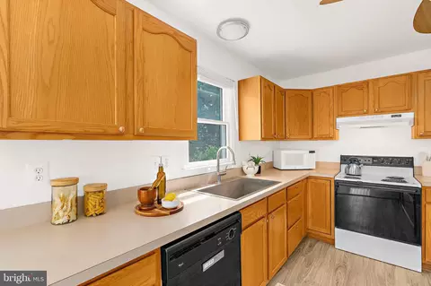 Kitchen - 611 Marshall St, Deale, MD 20751 photo 3 of 4