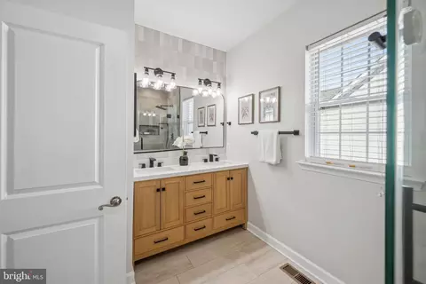 Bath - 8227 White Star Xing, Pasadena, MD 21122 photo 4 of 4