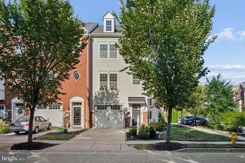 Exterior - 8227 White Star Xing, Pasadena, MD 21122 photo 2 of 12