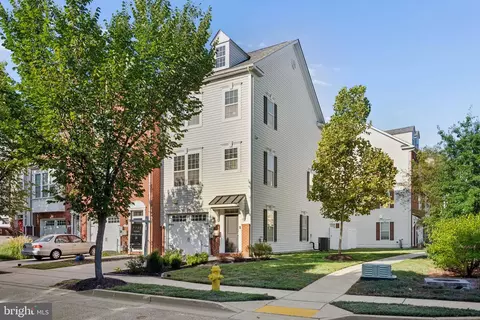 Exterior - 8227 White Star Xing, Pasadena, MD 21122 photo 4 of 12