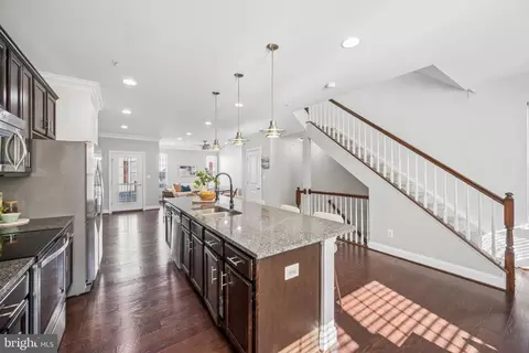 Entry Way - 8227 White Star Xing, Pasadena, MD 21122 photo 10 of 20