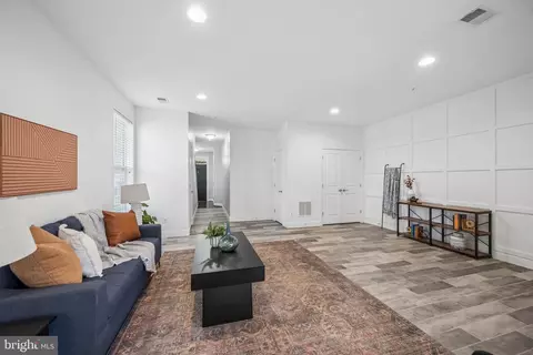 Entry Way - 8227 White Star Xing, Pasadena, MD 21122 photo 4 of 20