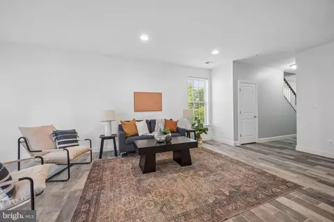 Entry Way - 8227 White Star Xing, Pasadena, MD 21122 photo 3 of 20