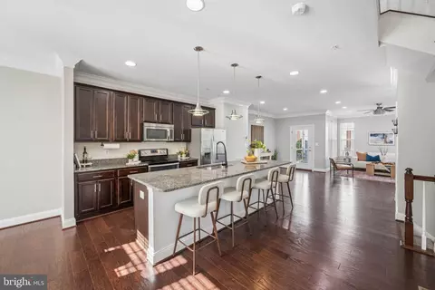 Entry Way - 8227 White Star Xing, Pasadena, MD 21122 photo 11 of 20