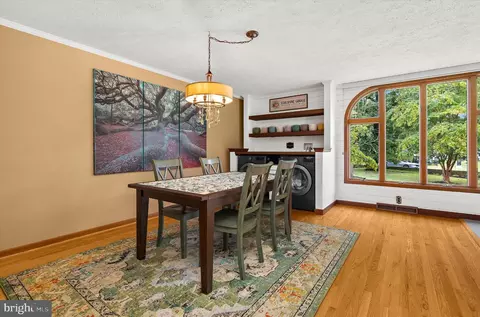 Dining - 1689 Twickenham Rd, Pasadena, MD 21122 photo 2 of 2