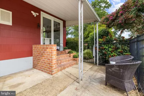 Exterior - 1689 Twickenham Rd, Pasadena, MD 21122 photo 5 of 7