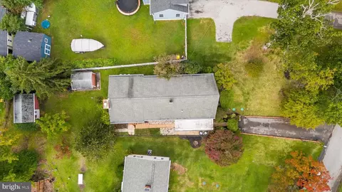 View/Area - 1689 Twickenham Rd, Pasadena, MD 21122 photo 3 of 20