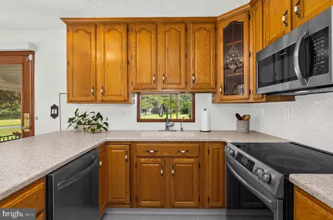 Kitchen - 1689 Twickenham Rd, Pasadena, MD 21122 photo 3 of 3