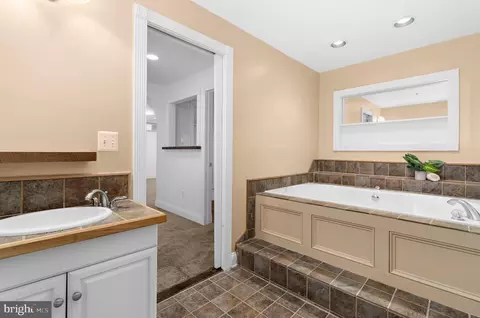 267 Seneca Ter, Pasadena, MD 21122 photo 35