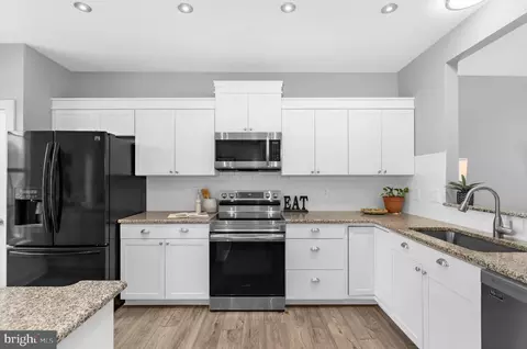 267 Seneca Ter, Pasadena, MD 21122 photo 7