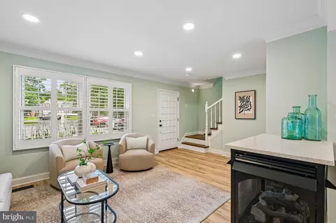 Living - 1728 Whitfield Ct, Crofton, MD 21114 photo 3 of 4