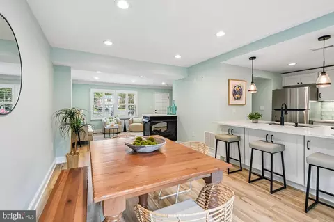 Dining - 1728 Whitfield Ct, Crofton, MD 21114 photo 4 of 4