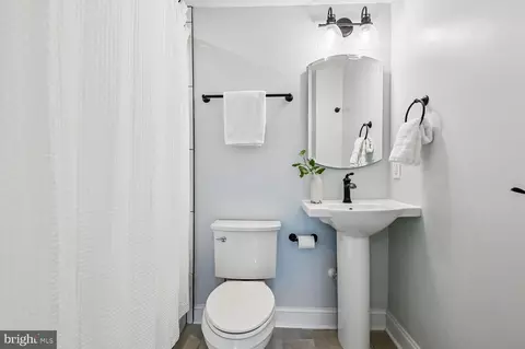 Bath - 1728 Whitfield Ct, Crofton, MD 21114 photo 1 of 3