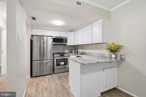 Kitchen - 2572 Riva Rd #17B, Annapolis, MD 21401 photo 1 of 2