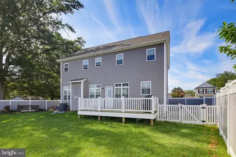 Exterior - 3705 5th Ave, Edgewater, MD 21037 photo 4 of 7