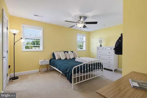 Bedroom - 3705 5th Ave, Edgewater, MD 21037 photo 3 of 5
