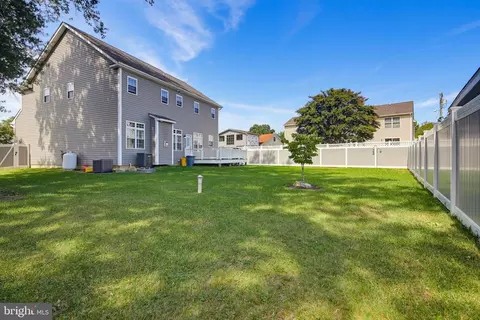 Exterior - 3705 5th Ave, Edgewater, MD 21037 photo 2 of 7