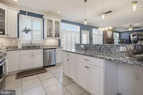 Kitchen - 3705 5th Ave, Edgewater, MD 21037 photo 2 of 2