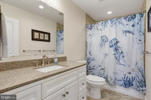 Bath - 3705 5th Ave, Edgewater, MD 21037 photo 4 of 4