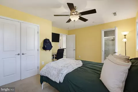Bedroom - 3705 5th Ave, Edgewater, MD 21037 photo 4 of 5