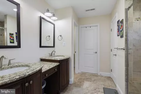 Bath - 3705 5th Ave, Edgewater, MD 21037 photo 1 of 4