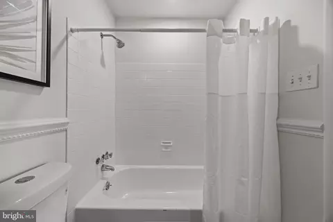 Bath - 984 Fall Circle Way, Gambrills, MD 21054 photo 2 of 3