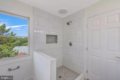 Bath - 3512 Hammerstone Rd, Laurel, MD 20724 photo 3 of 3