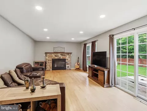 Living - 308 Brookfield Rd, Pasadena, MD 21122 photo 1 of 1