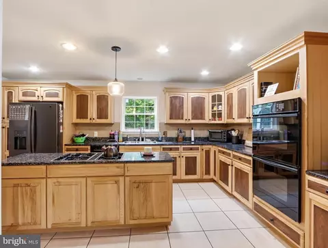 Kitchen - 308 Brookfield Rd, Pasadena, MD 21122 photo 2 of 2