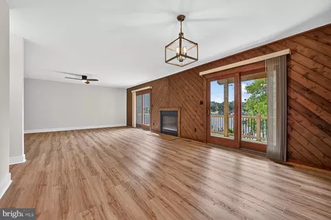 Living - 282 Riverside Dr, Pasadena, MD 21122 photo 1 of 5