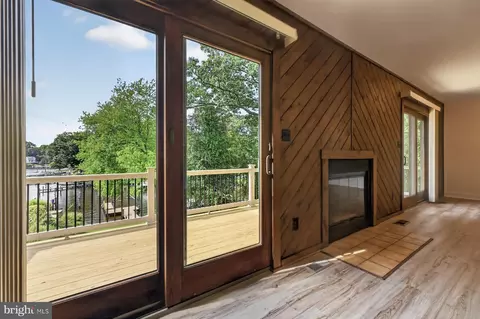 Living - 282 Riverside Dr, Pasadena, MD 21122 photo 5 of 5