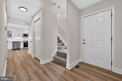 Entry Way - 282 Riverside Dr, Pasadena, MD 21122 photo 2 of 7