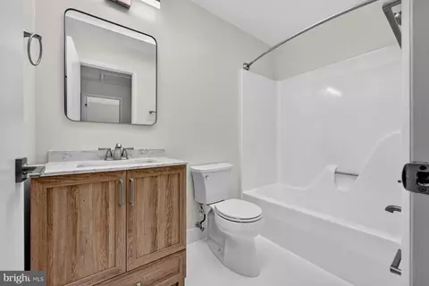 Bath - 282 Riverside Dr, Pasadena, MD 21122 photo 2 of 2