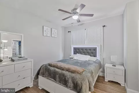 Bedroom - 8489 Arbutus Rd, Pasadena, MD 21122 photo 2 of 9
