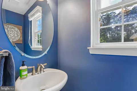 Bath - 668 219th St, Pasadena, MD 21122 photo 1 of 3
