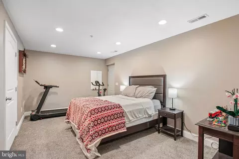 Bedroom - 668 219th St, Pasadena, MD 21122 photo 5 of 5
