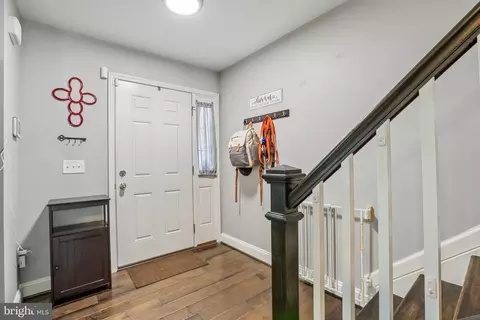Entry Way - 668 219th St, Pasadena, MD 21122 photo 1 of 3