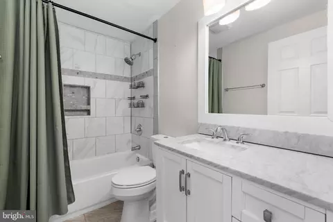 Bath - 7930 Sutherland Ct, Pasadena, MD 21122 photo 3 of 4