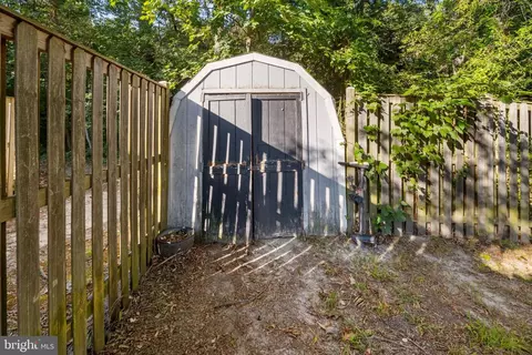 Exterior - 7930 Sutherland Ct, Pasadena, MD 21122 photo 6 of 7