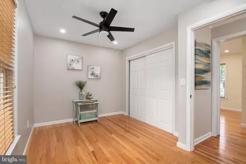 Entry Way - 4733 Washington Ave, Shady Side, MD 20764 photo 4 of 5