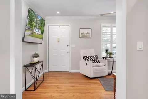 Entry Way - 4733 Washington Ave, Shady Side, MD 20764 photo 1 of 5