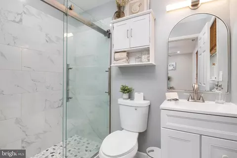 Bath - 4733 Washington Ave, Shady Side, MD 20764 photo 2 of 2
