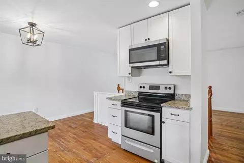 Entry Way - 1164 Latrobe Dr, Annapolis, MD 21409 photo 1 of 4