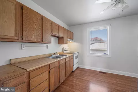 Entry Way - 300 Doris Ave, Brooklyn, MD 21225 photo 1 of 6