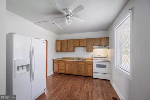 Kitchen - 300 Doris Ave, Brooklyn, MD 21225 photo 1 of 1