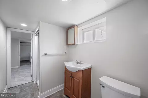 Entry Way - 300 Doris Ave, Brooklyn, MD 21225 photo 5 of 6