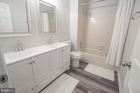 Bath - 2109 Commodore Ct, Odenton, MD 21113 photo 2 of 3