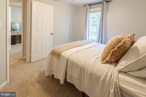 Bedroom - 2109 Commodore Ct, Odenton, MD 21113 photo 7 of 8
